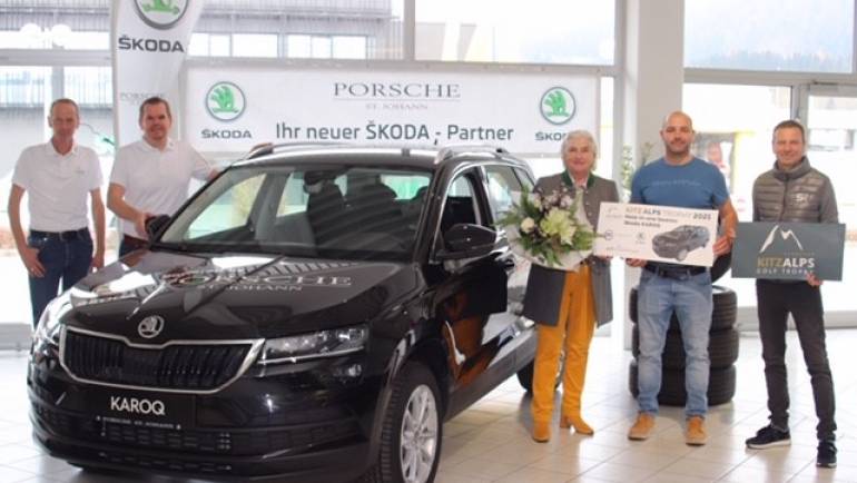 KITZ ALPS TROPHY:  „HOLE IN ONE – Preis“ SKODA KAROQ wurde übergeben